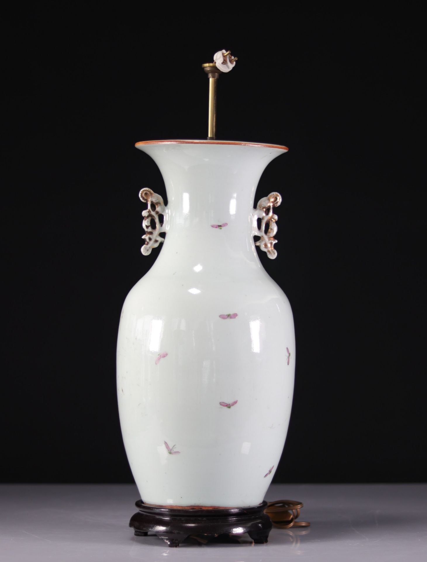 Chinese porcelain vase decorated with birds - Image 2 of 3