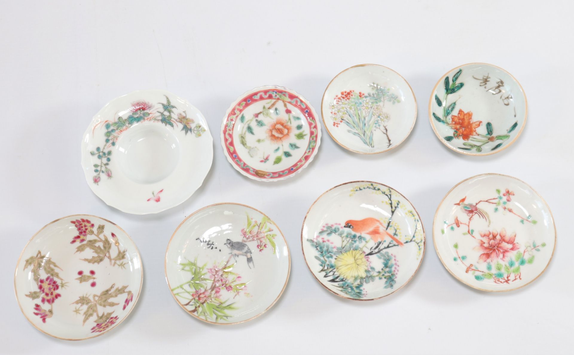 Lot of 8 small plates in Chinese porcelain