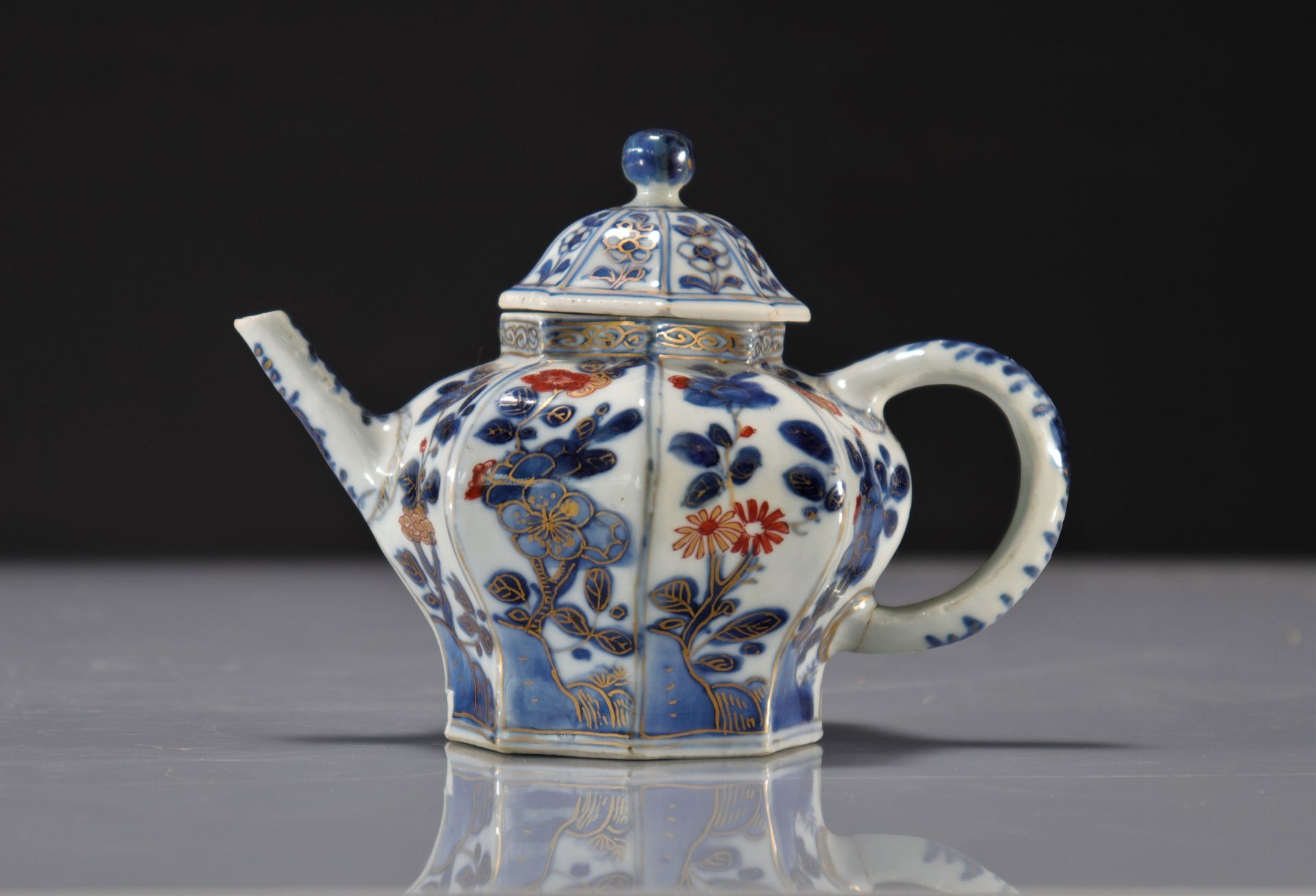 18th century Chinese porcelain teapot - Image 2 of 2