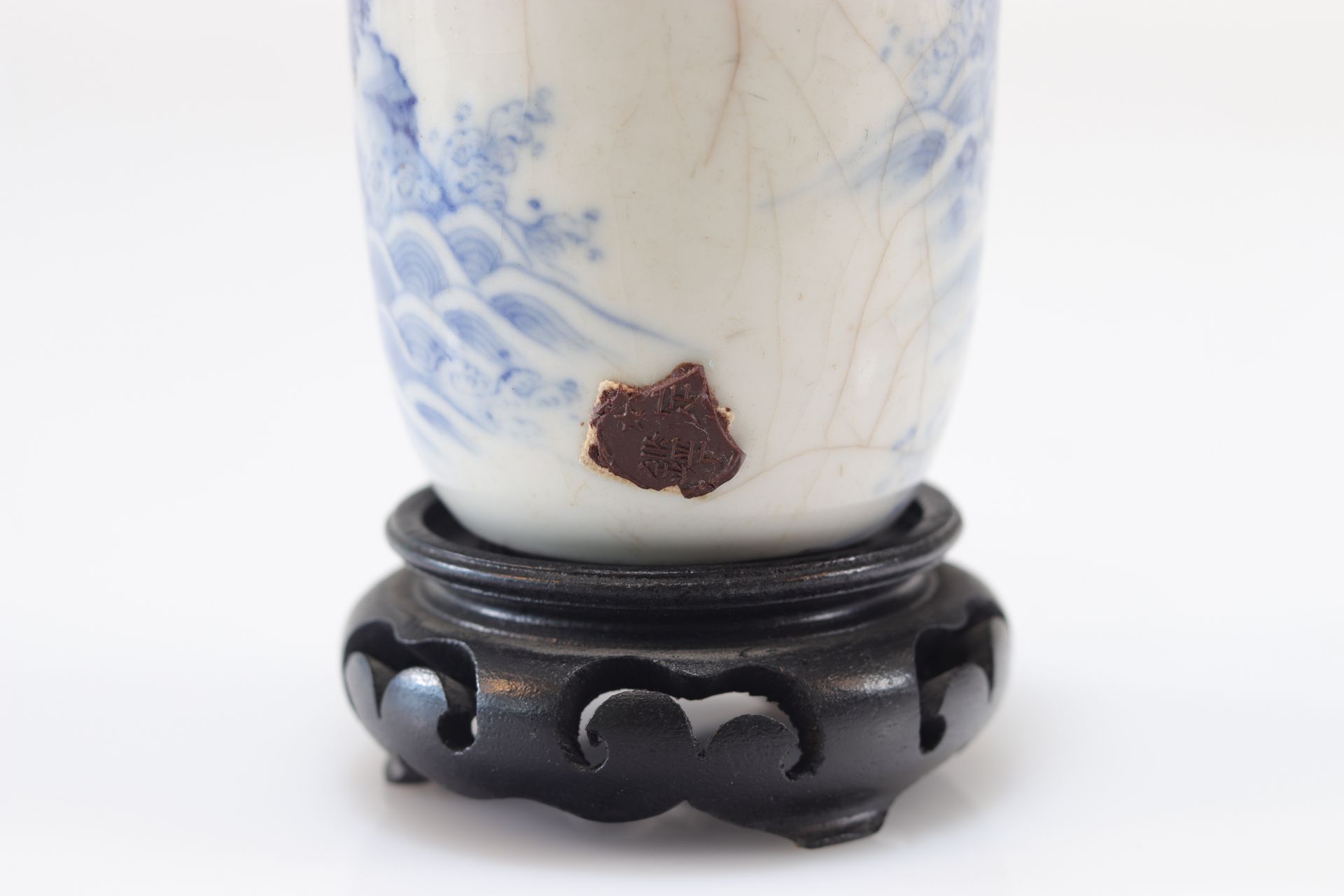 "blanc-bleu" porcelain vase with landscape decoration - Image 7 of 7