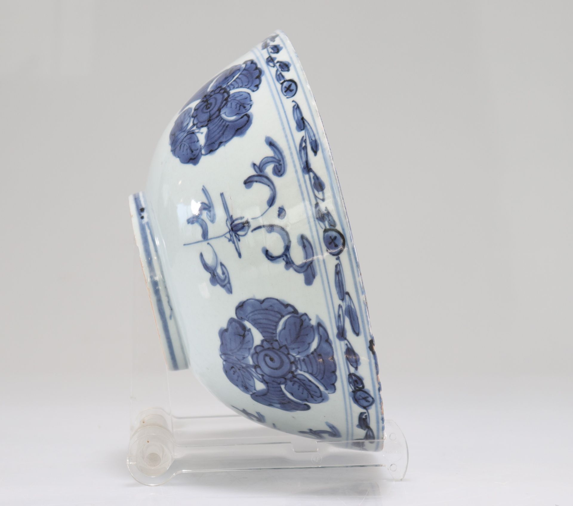 Large "blanc-bleu" porcelain bowl from the Ming period - Image 4 of 6