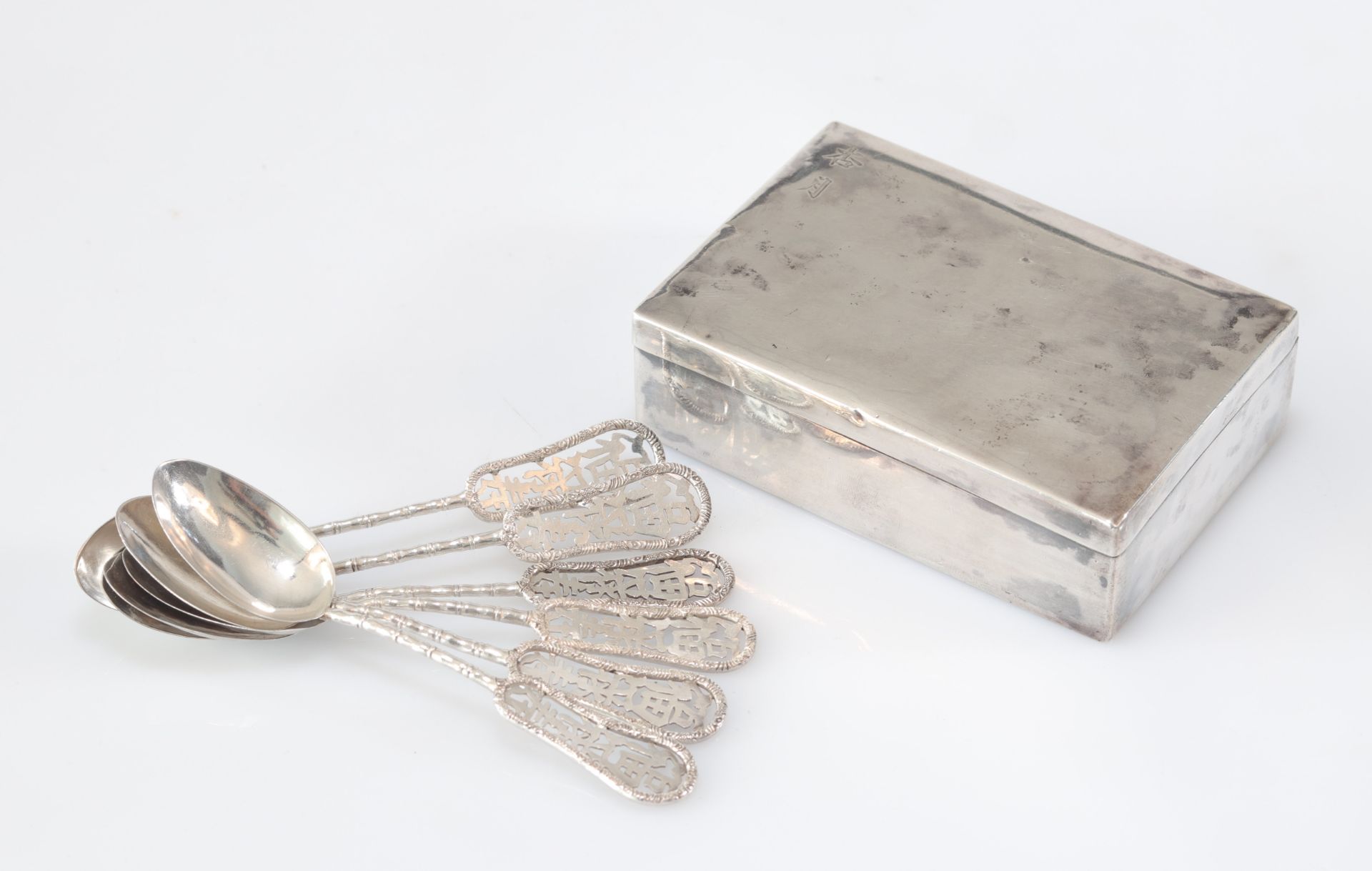 Silver box and 2 silver spoons. Hallmarks. 20th century china