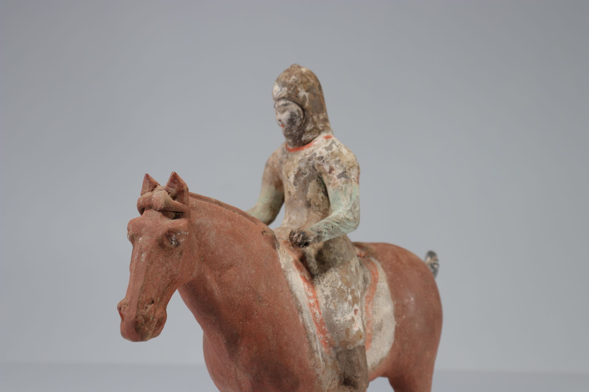 CHINA - TANG period (618-907) Rider on horseback at a standstill Terracotta with traces of white sli - Image 6 of 7