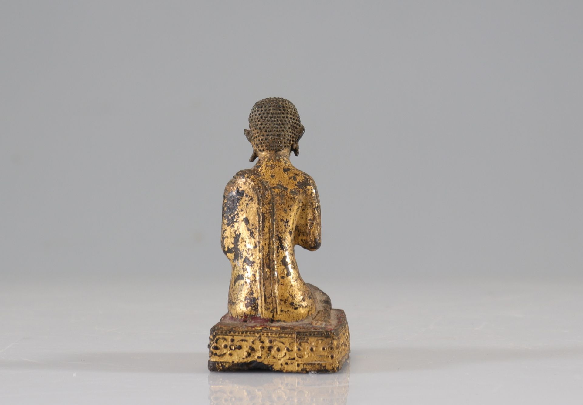 Buddha in gilt bronze XVIIIth or earlier - Bild 3 aus 4