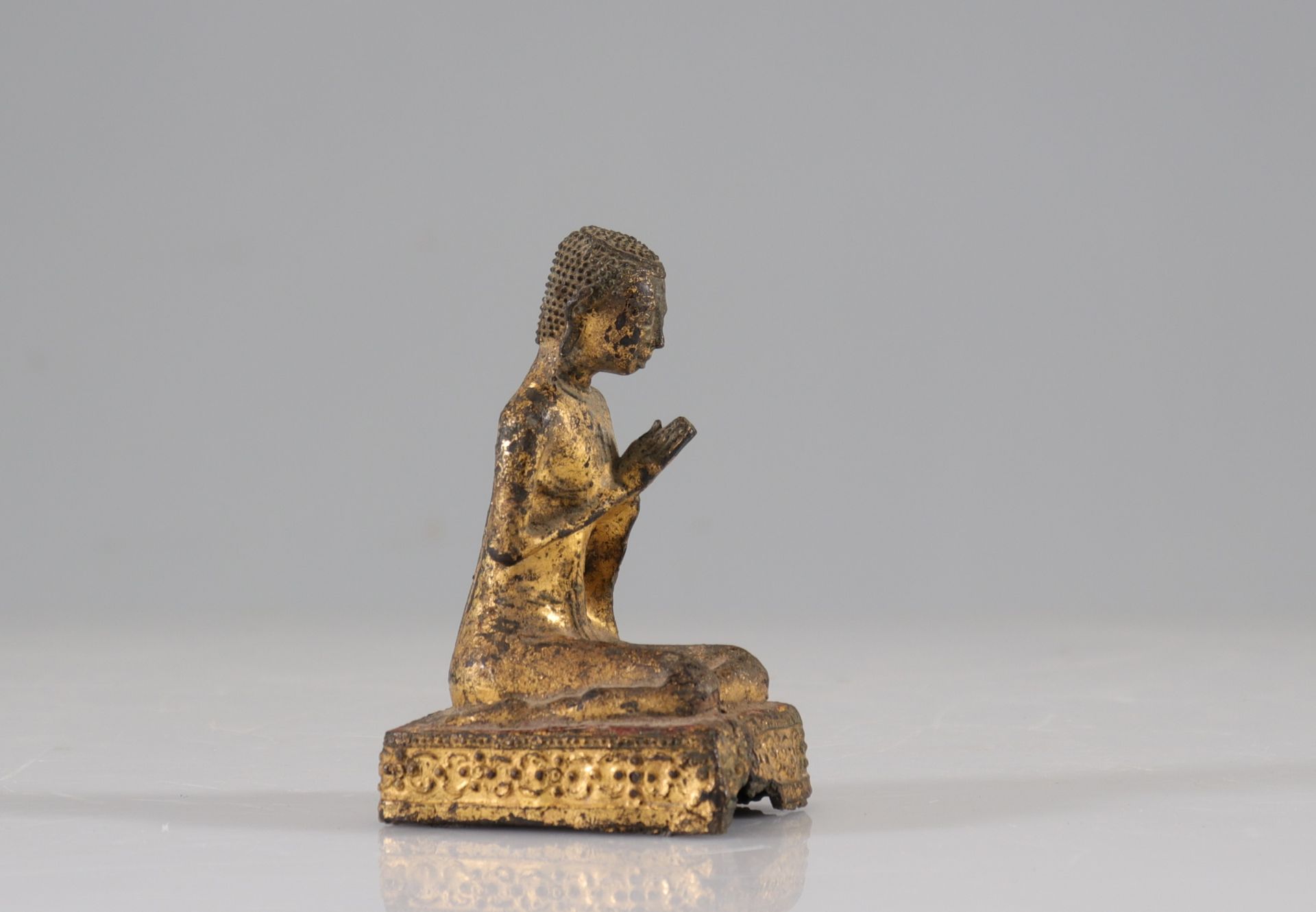 Buddha in gilt bronze XVIIIth or earlier - Bild 2 aus 4