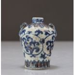 Chinese porcelain vase with blue crackle decor