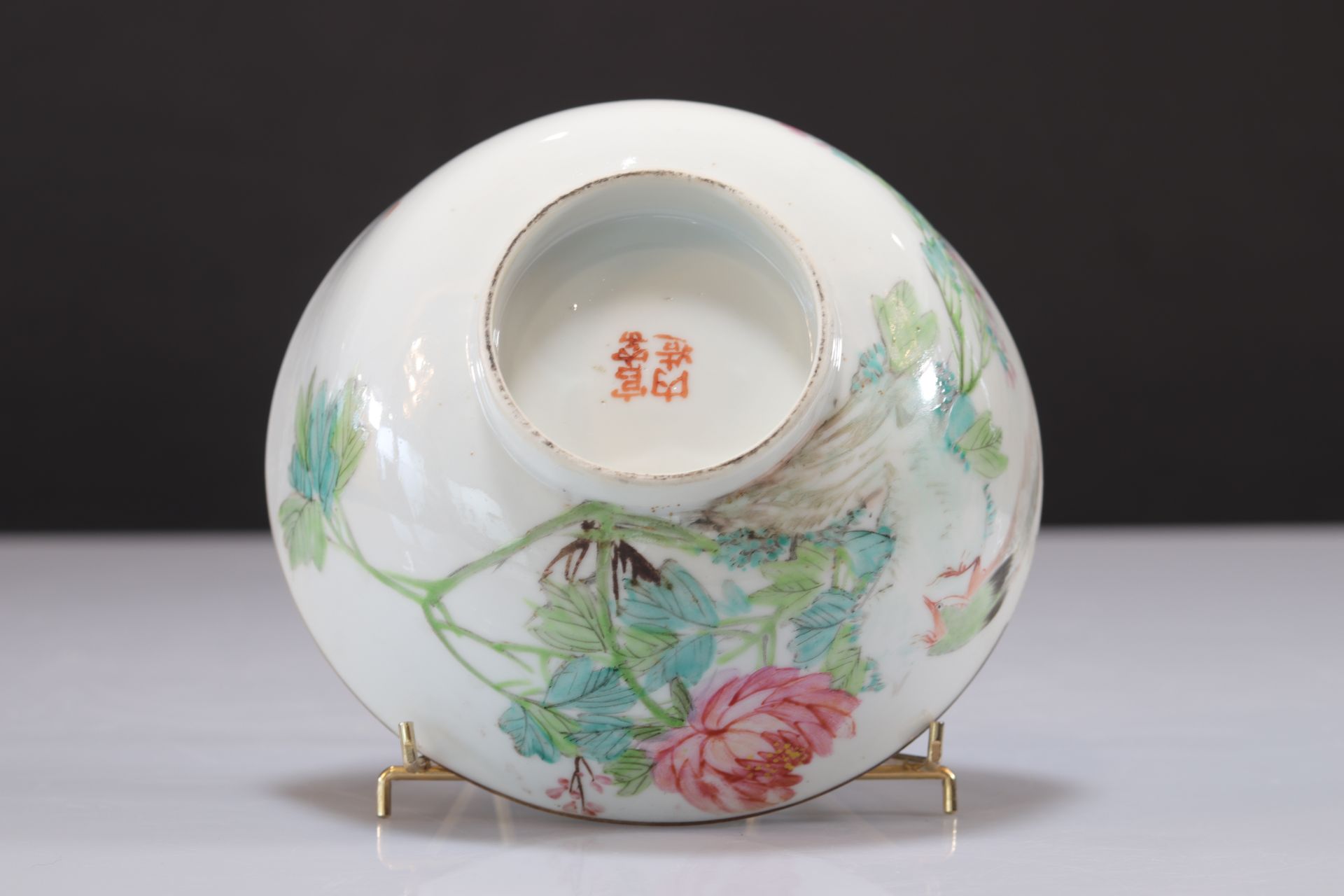 Large porcelain bowl decorated with artist signature birds - Image 4 of 5