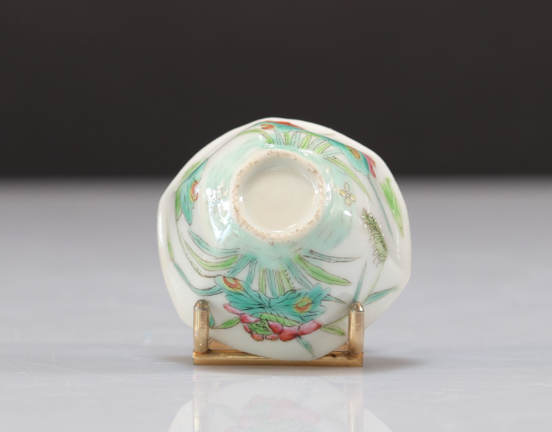 Set of 7 small Chinese porcelain bowls - Image 25 of 29