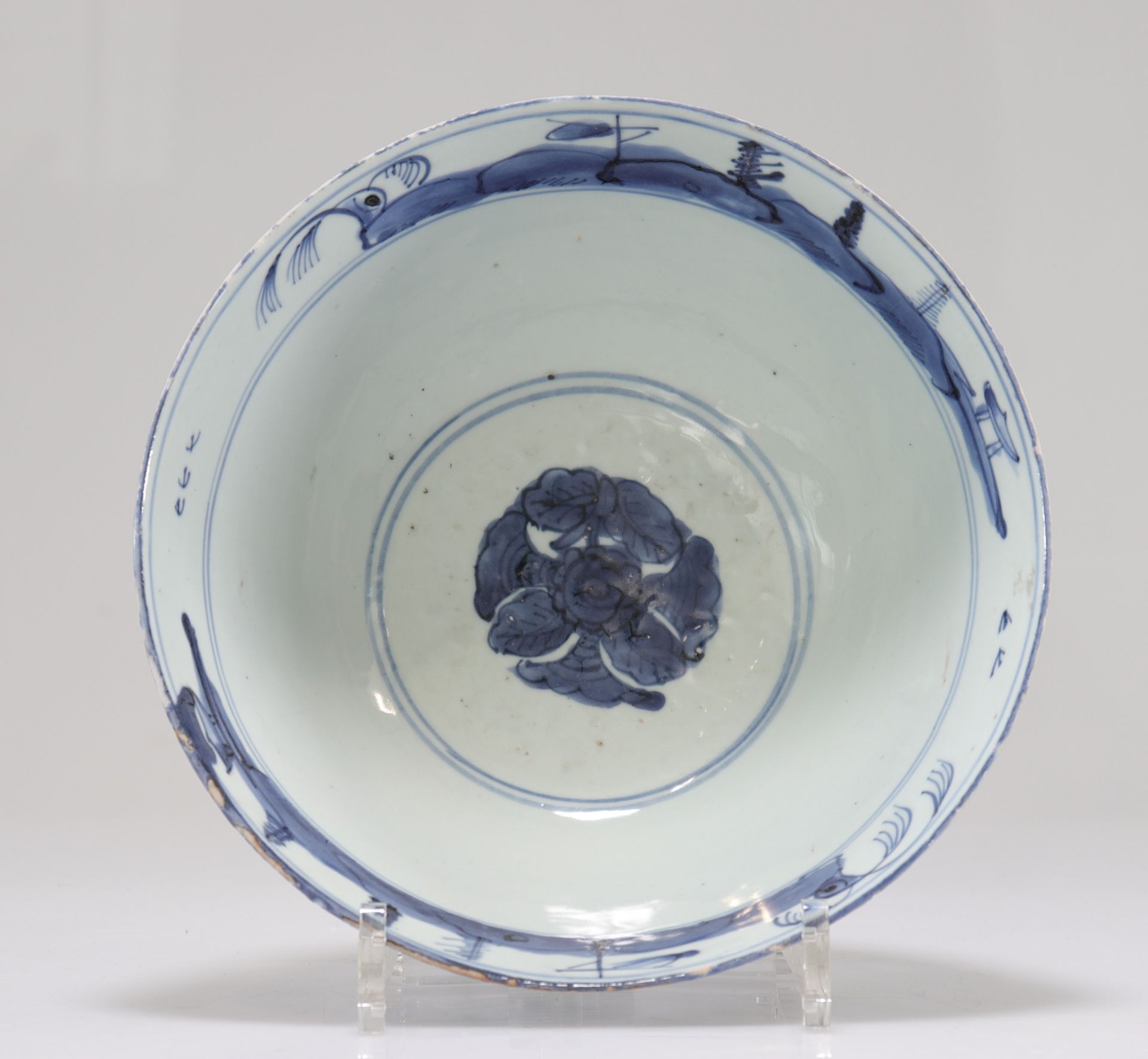Large "blanc-bleu" porcelain bowl from the Ming period - Image 5 of 6