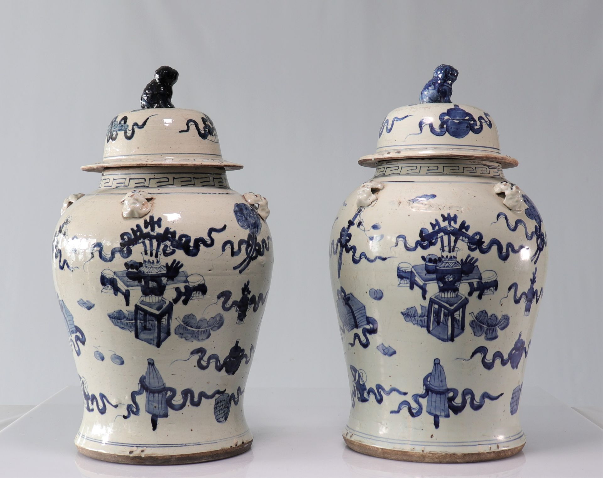 Pair of covered vases in "blanc-bleu" porcelain furniture decor - Image 2 of 3