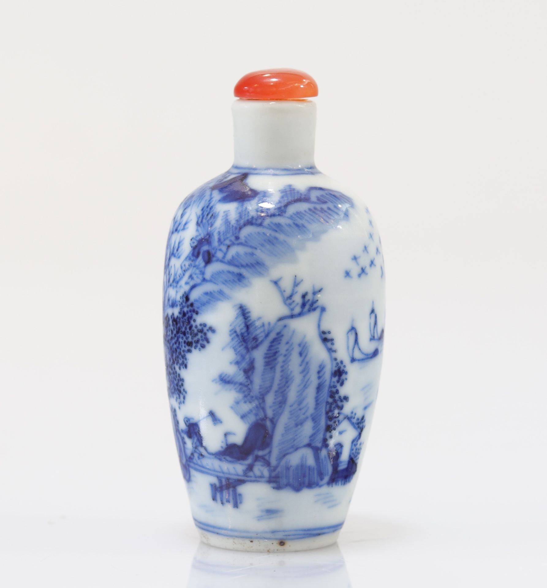 "blanc-bleu" porcelain snuff box Qing period landscape decor - Image 6 of 8