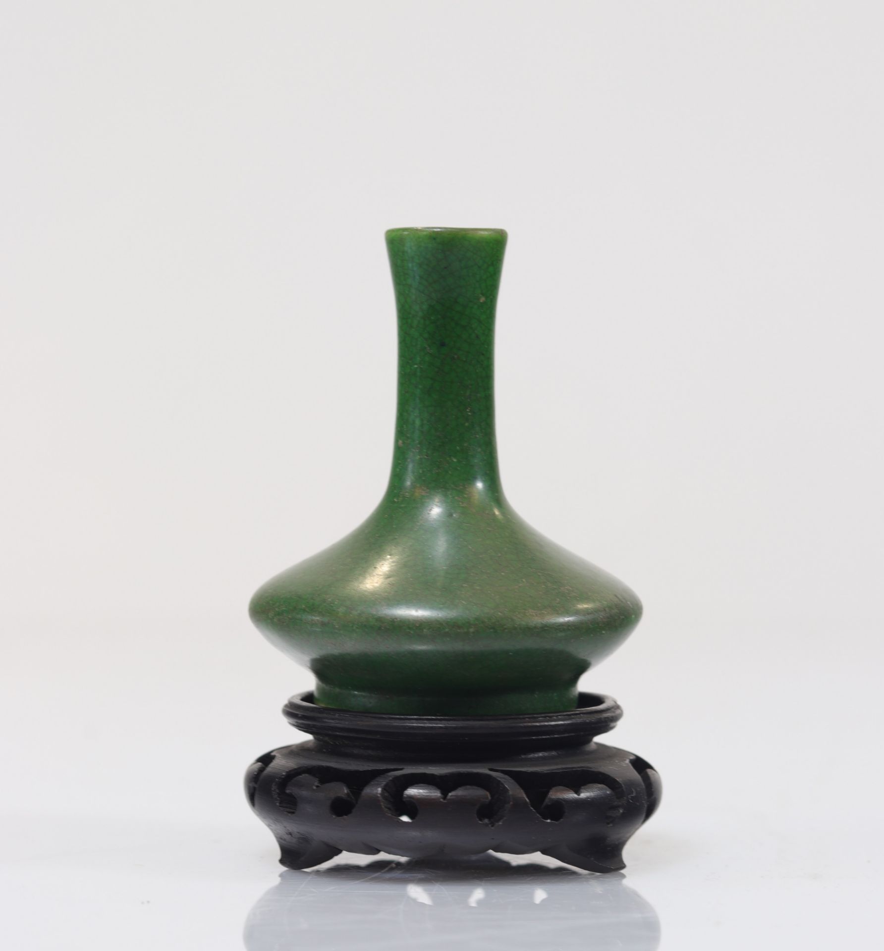 Qing Period Green Monochrome Porcelain Vase - Image 3 of 4