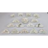 Important lot of porcelain dishes decorated with characters
