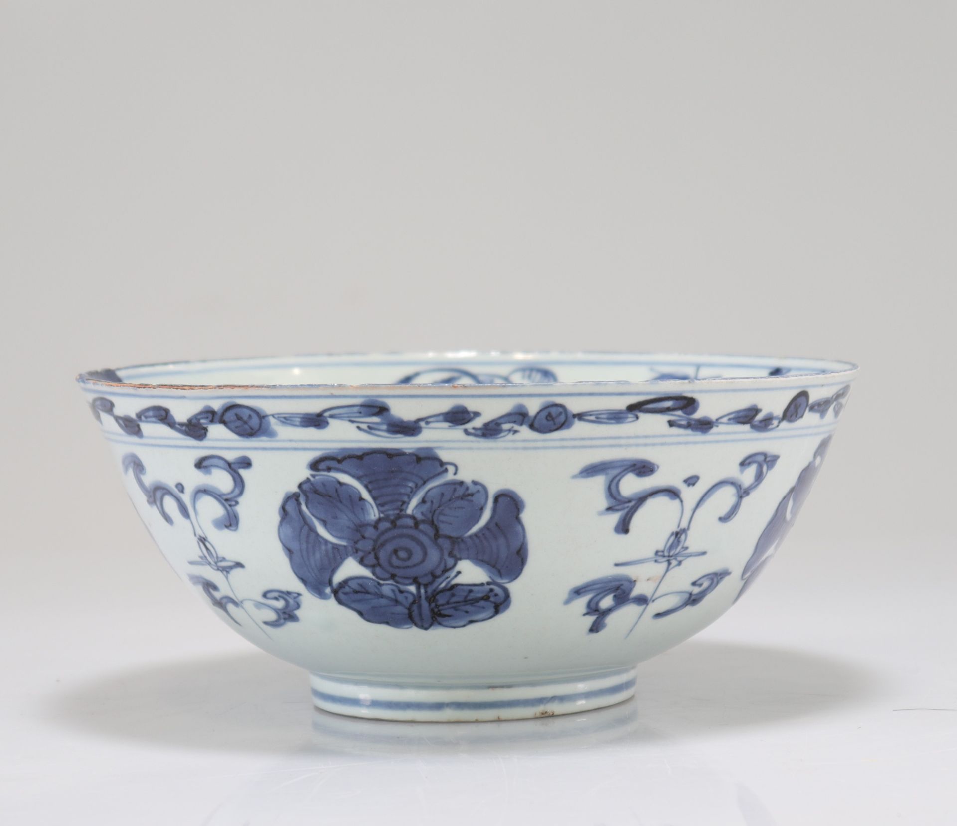 Large "blanc-bleu" porcelain bowl from the Ming period - Image 2 of 6