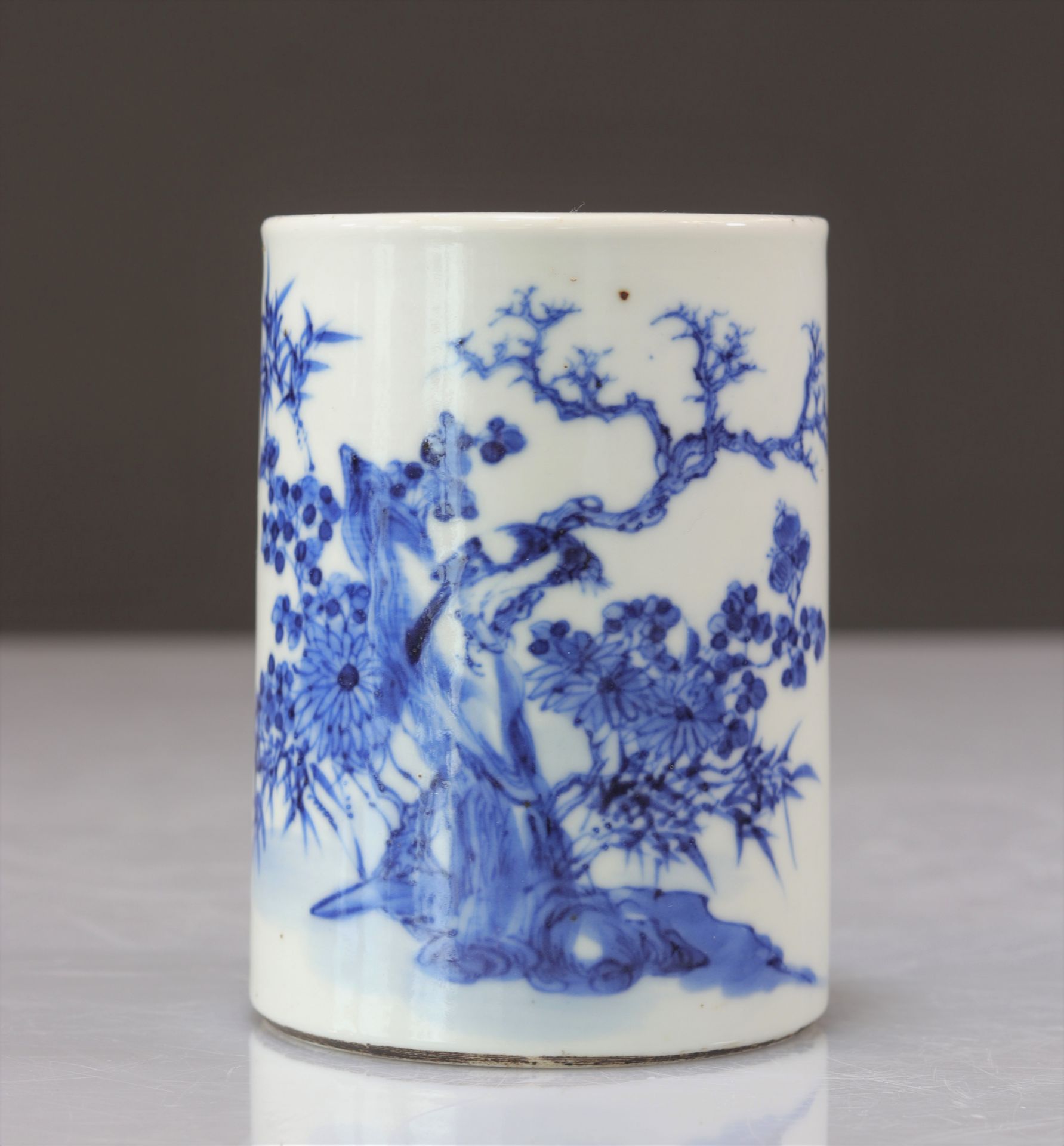 Brush holder in "blanc-bleu" Chinese porcelain Qing period