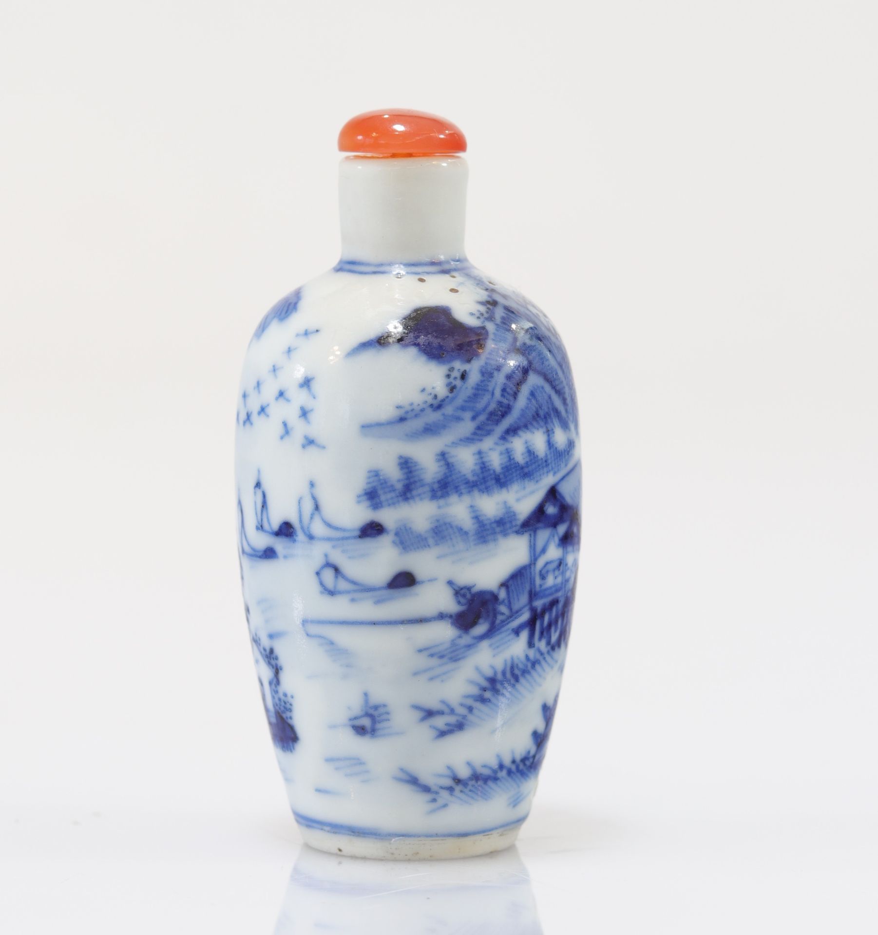 "blanc-bleu" porcelain snuff box Qing period landscape decor - Image 5 of 8