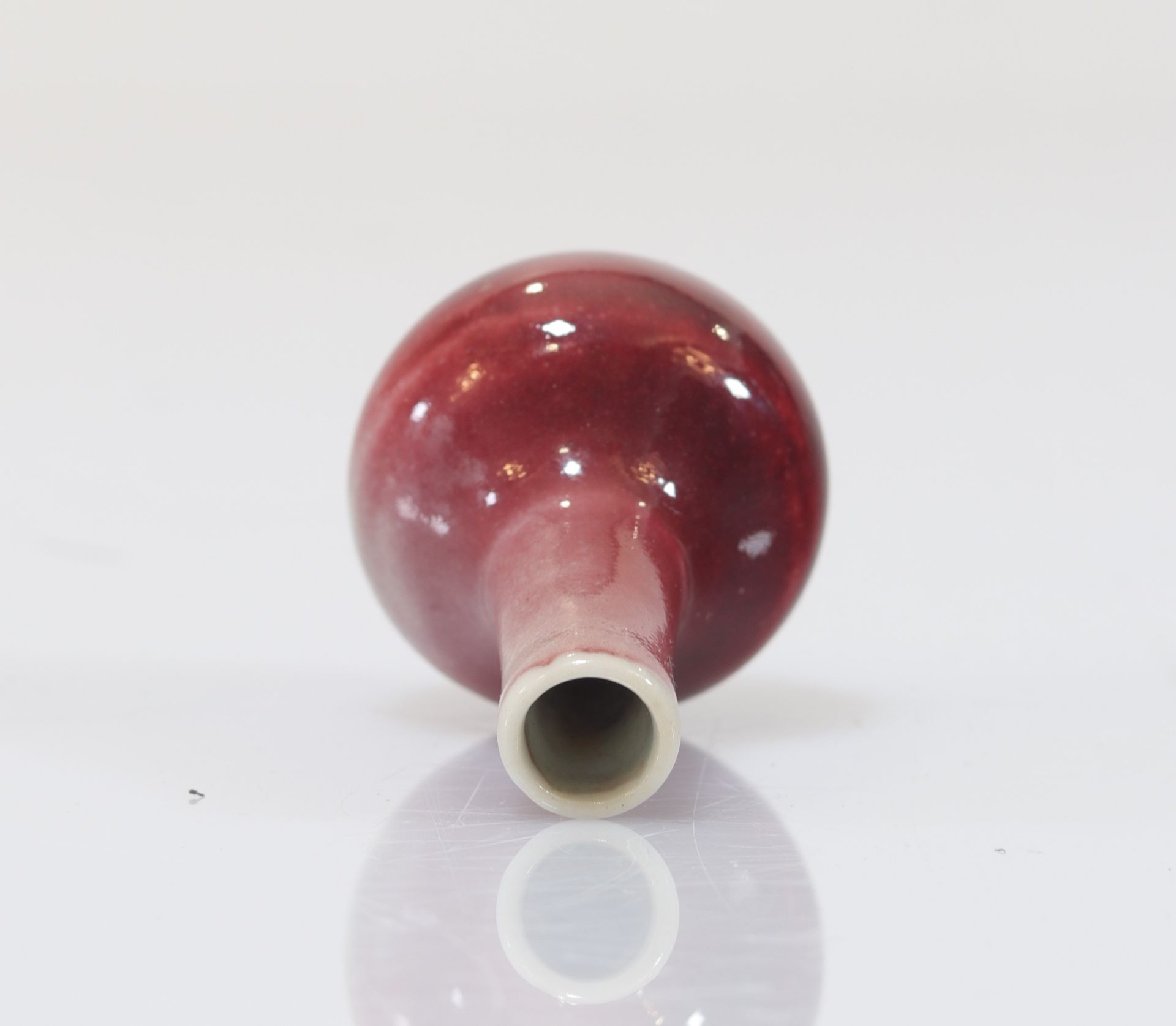 Ox blood vase Qing period - Image 4 of 4