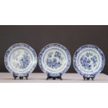 China set of 3 "blanc-bleu" porcelain plates (accidents)