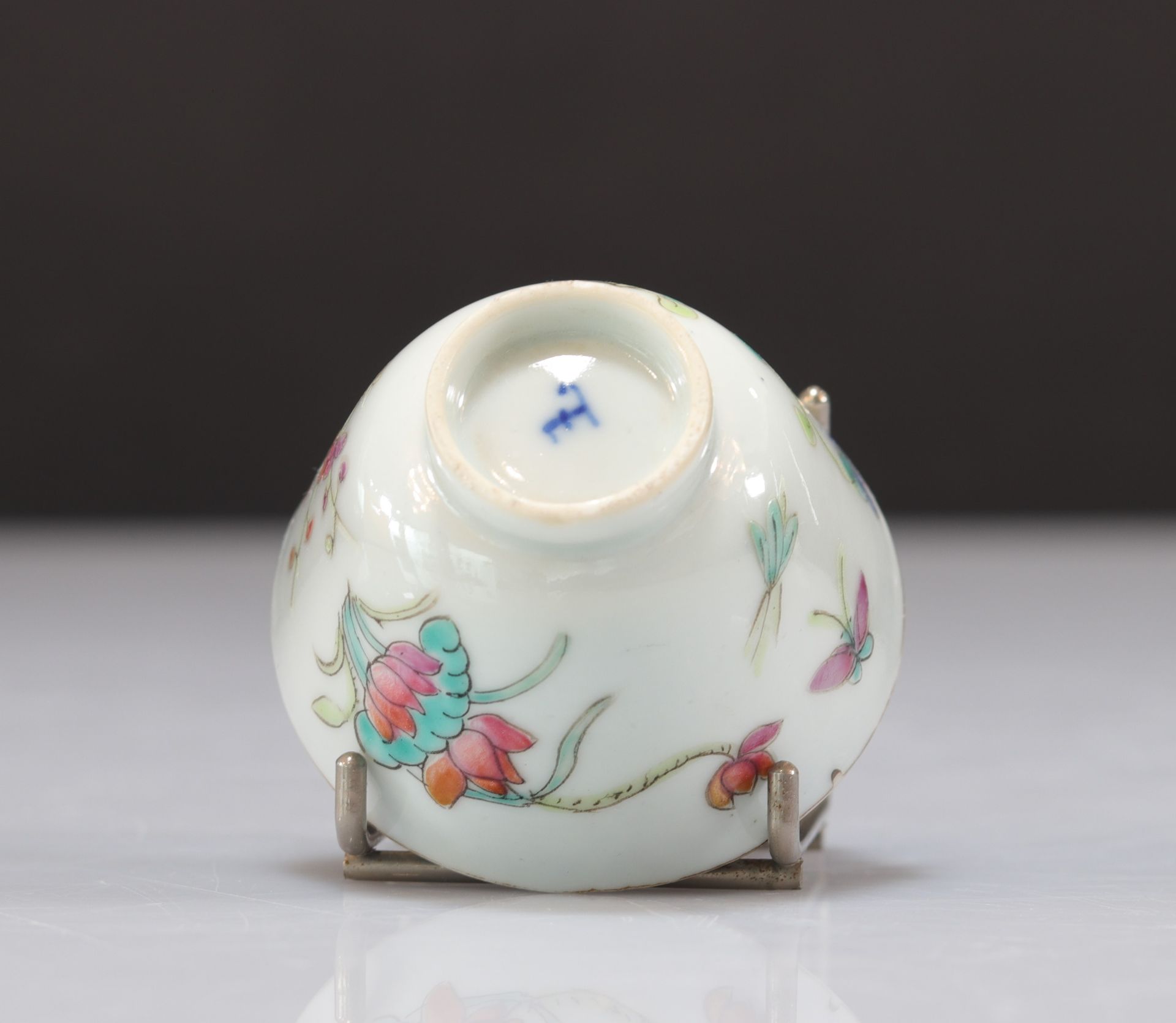 Set of 7 small Chinese porcelain bowls - Image 12 of 29