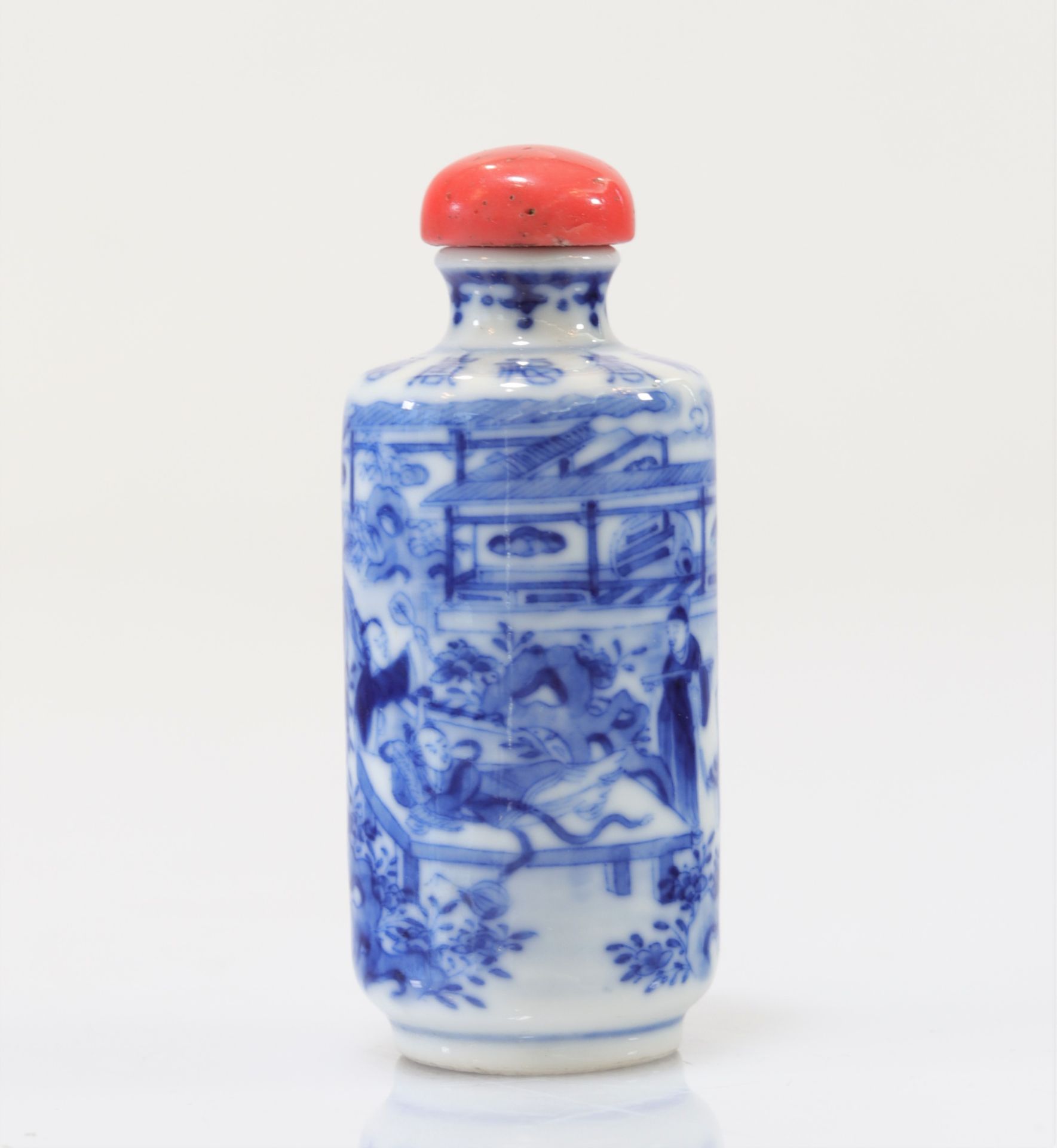 "blanc-bleu" porcelain snuff bottle decorated with Qing period characters - Image 3 of 12