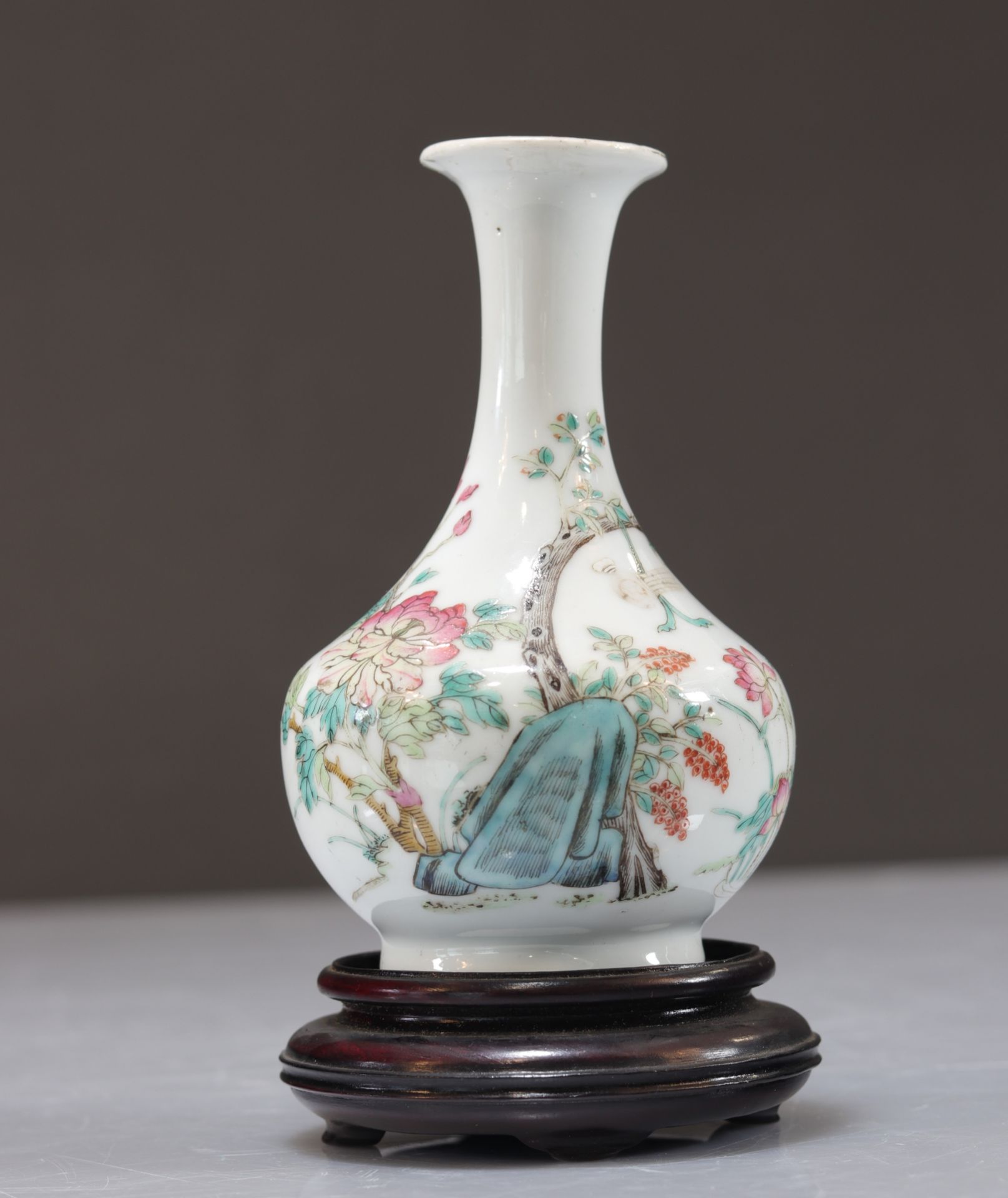 Famille rose porcelain vase with floral decoration