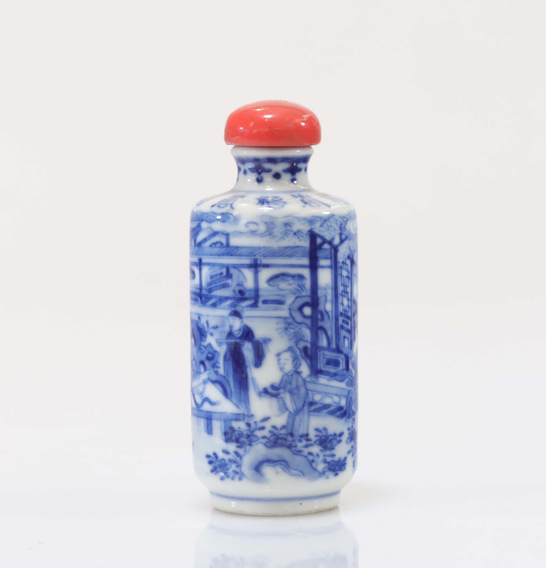 "blanc-bleu" porcelain snuff bottle decorated with Qing period characters - Image 4 of 12