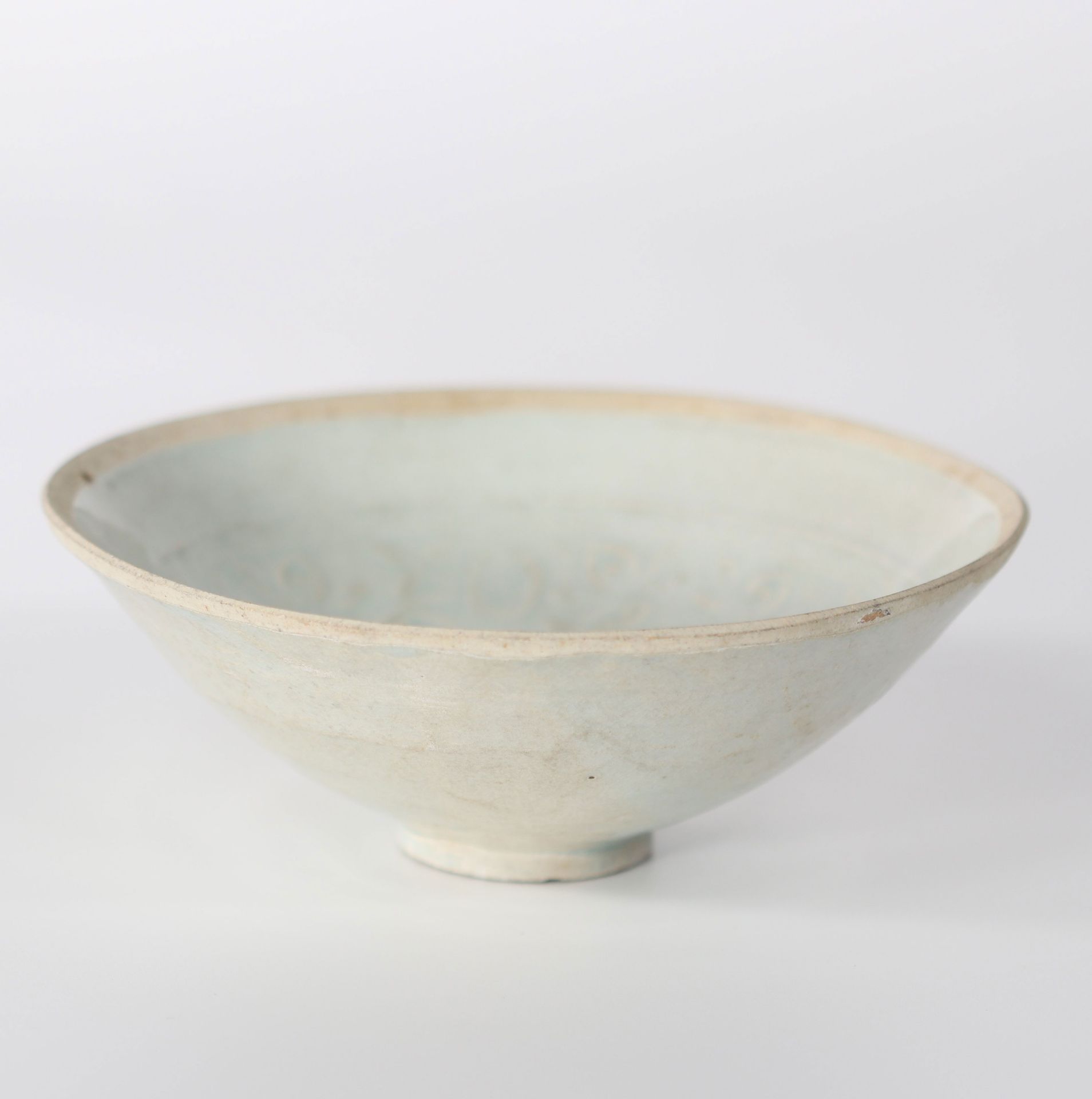 A Chinese qingbai bowl with underglaze floral design, Song - Image 5 of 9