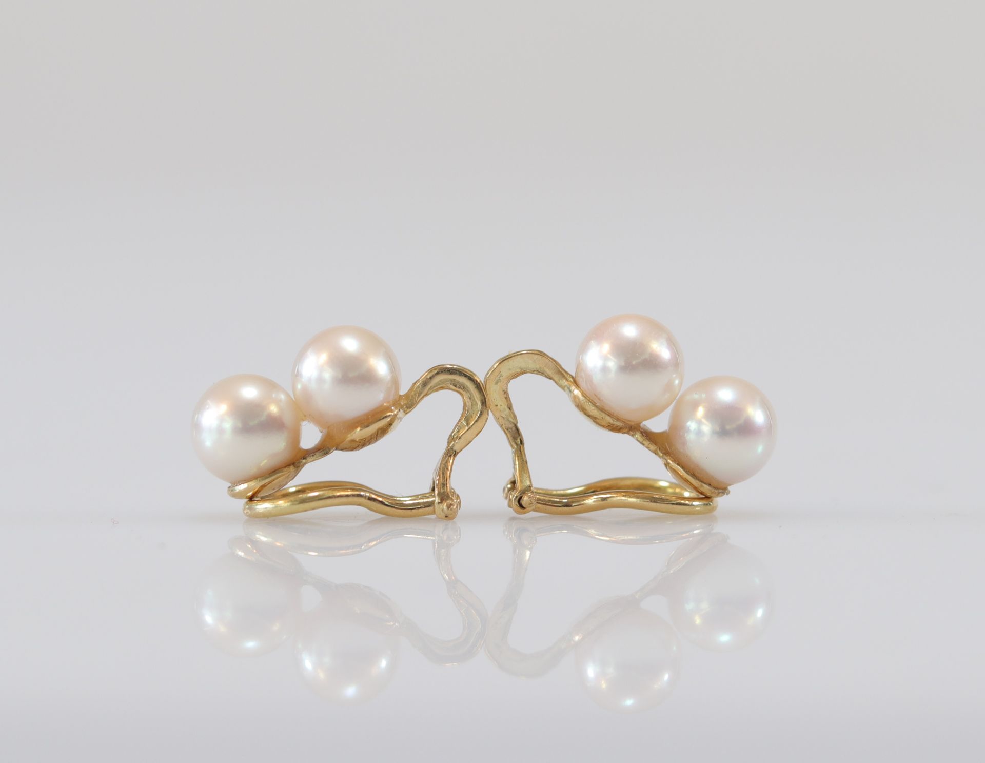Pair of yellow gold and pearl earrings - Bild 2 aus 3