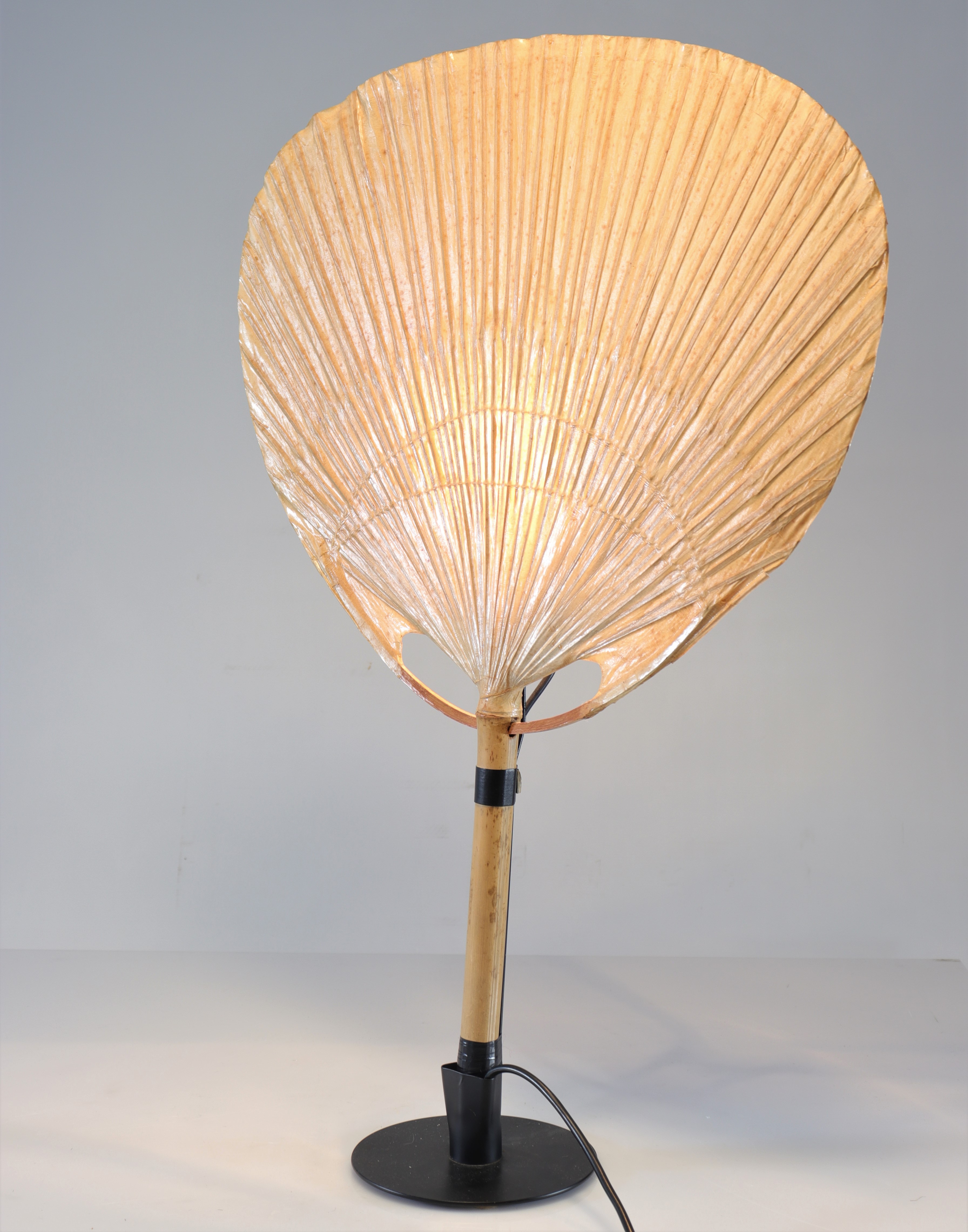 Ingo Maurer (born in 1932) Bamboo and rice paper floor lamp created in 1973 - Bild 5 aus 6