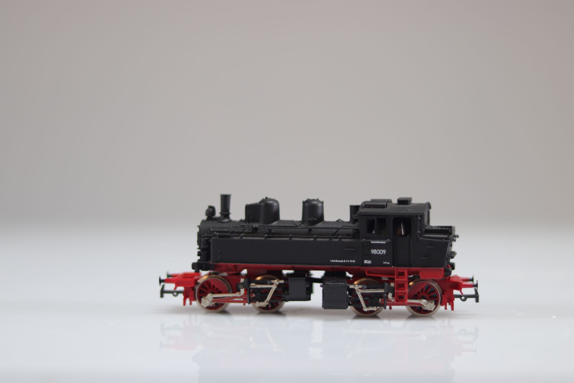 Rivarossi locomotive / Reference: - / Type: locotender 4-4 #98009