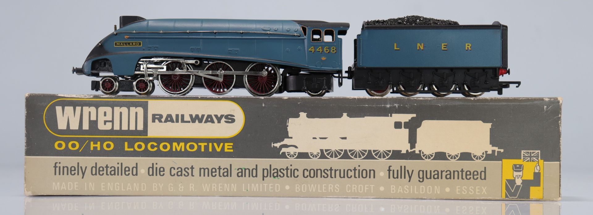 Wrenn locomotive / Reference: W2210 / 4468 / Type: Mallard 4.6.2.