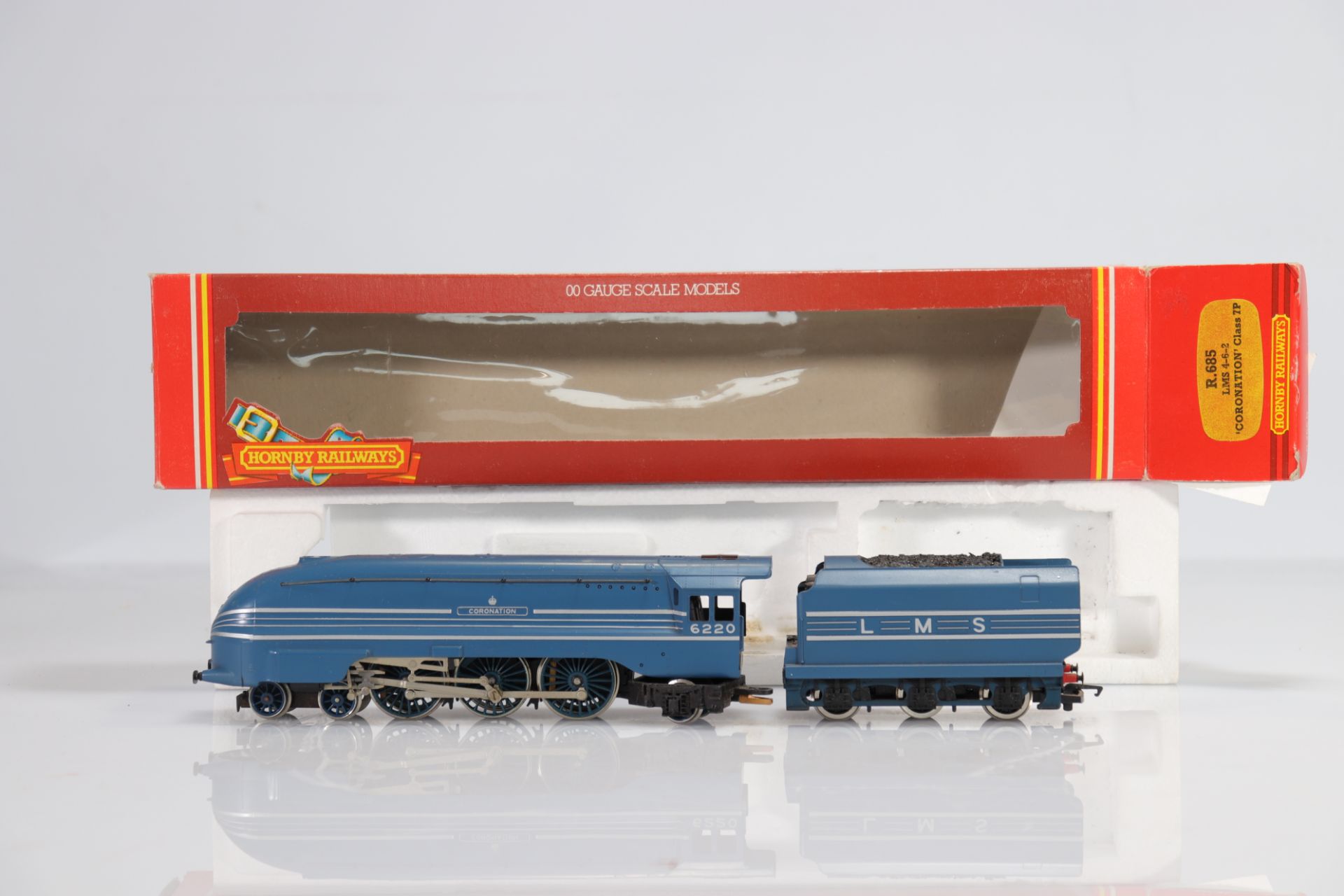 Hornby locomotive / Reference: R685 / Type: 4.6.2 Coronation Class 7p 6220