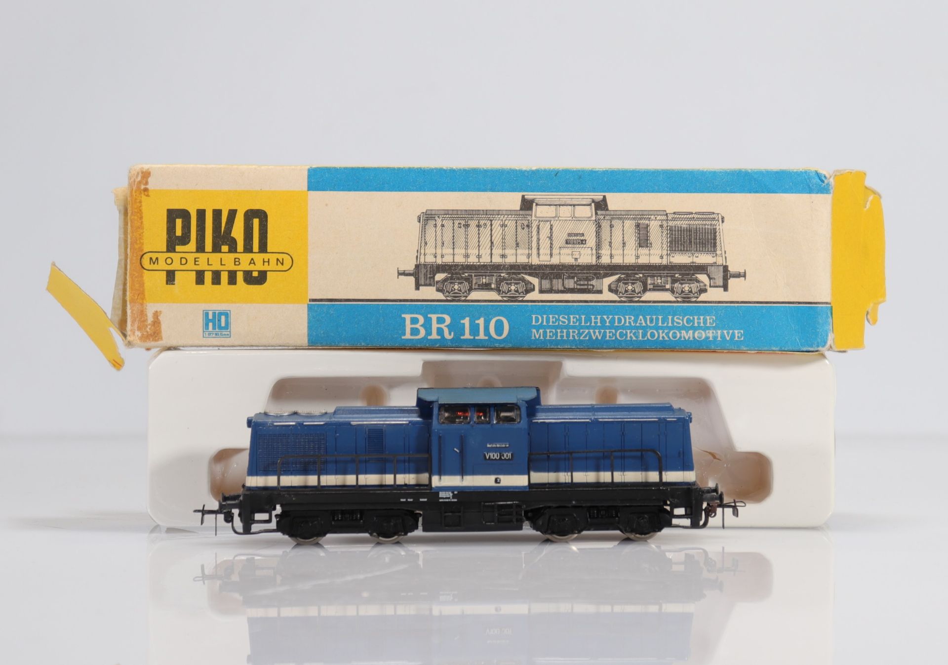 Piko locomotive / Reference: 190/17 / Type: Diesellokomotive V100