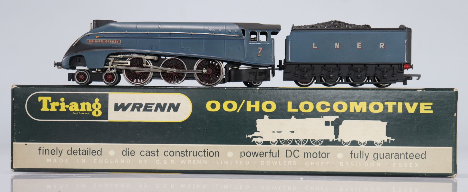 Wrenn locomotive / Reference: W2212 / 7 / Type: SIR NIGEL GRESLEY