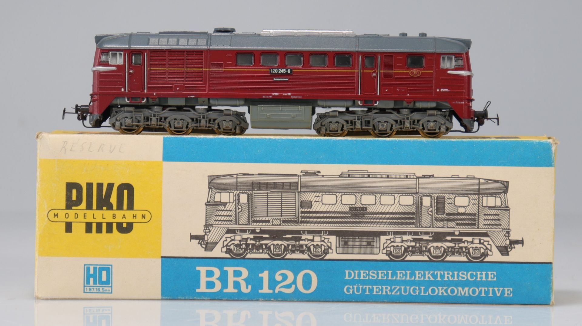 Piko locomotive / Reference: 190/21 / Type: BR120 Diesellokomotive