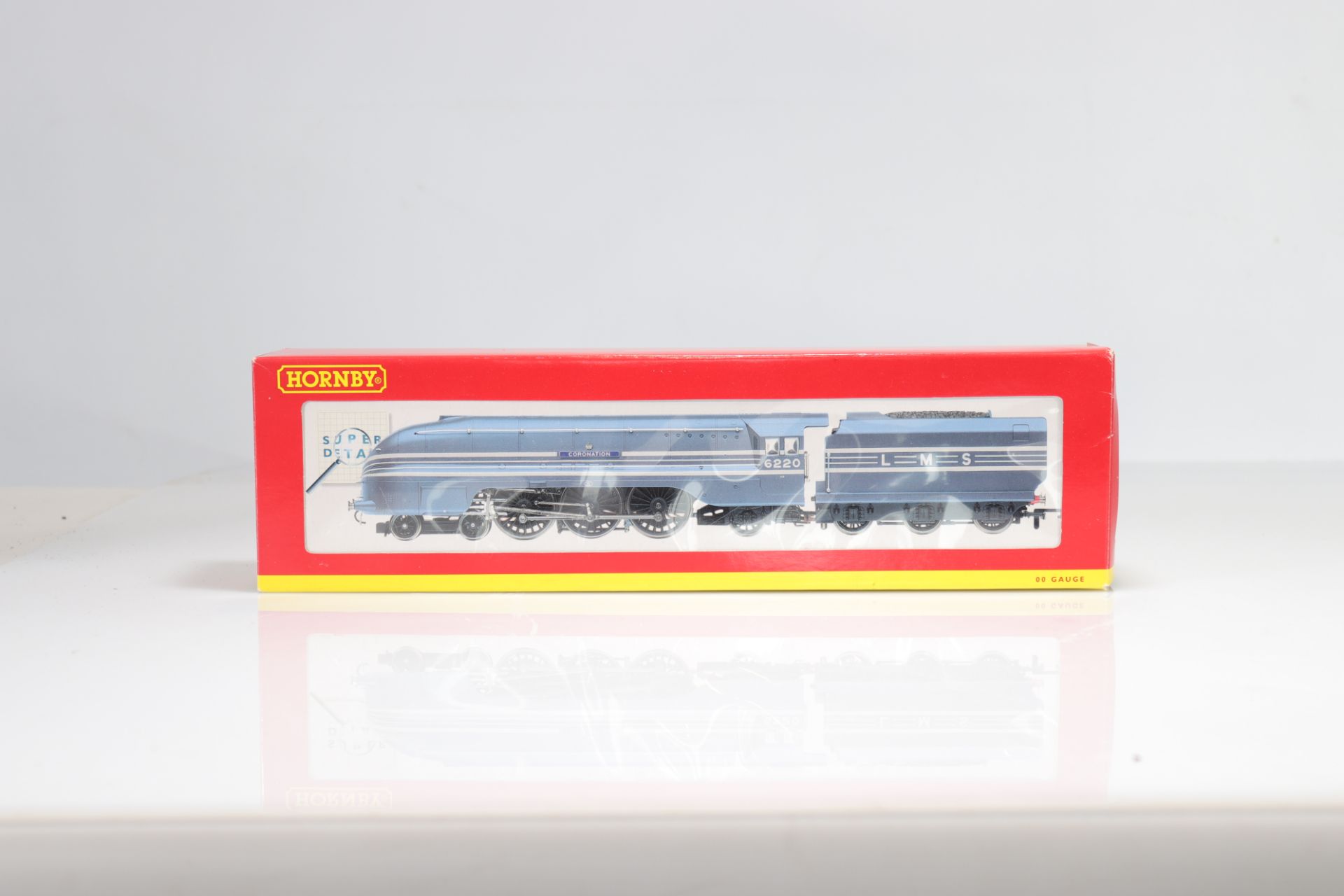 Hornby locomotive / Reference: R2206 / Type: 6220 Coronation Class 4.6.2.