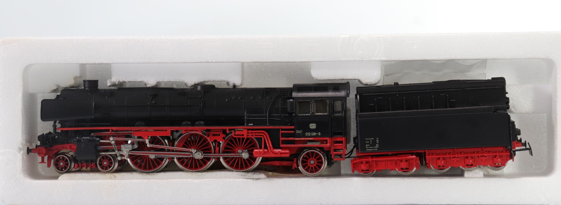 Marklin locomotive / Reference: 8385 / Type: Steam loco 4-6-2 #012081-6