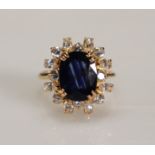 Gold ring (18k) Sapphire and diamonds (7.1 gr)