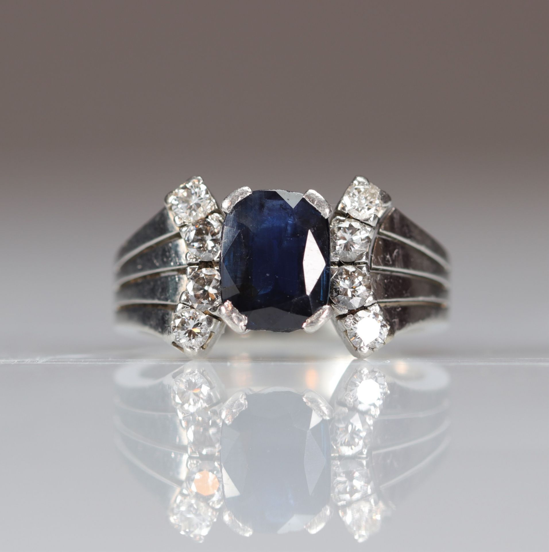 Art Deco brilliant cut sapphire stone platinum ring (10.33gr) - Image 4 of 4