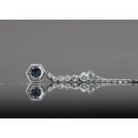 Chain and pendant in white gold (18k), sapphire and diamonds (6.57 gr)