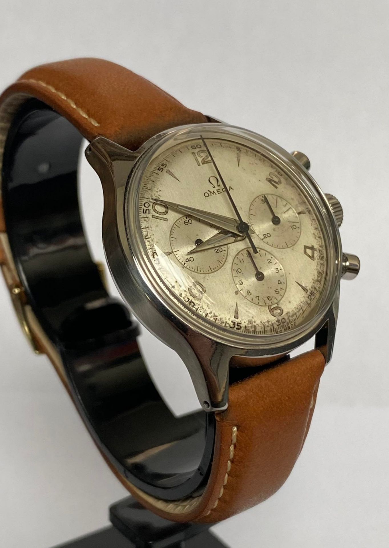 Omega Chronograph ref. 2451 (1946-1950). Rare Calibre 321. - Image 3 of 4