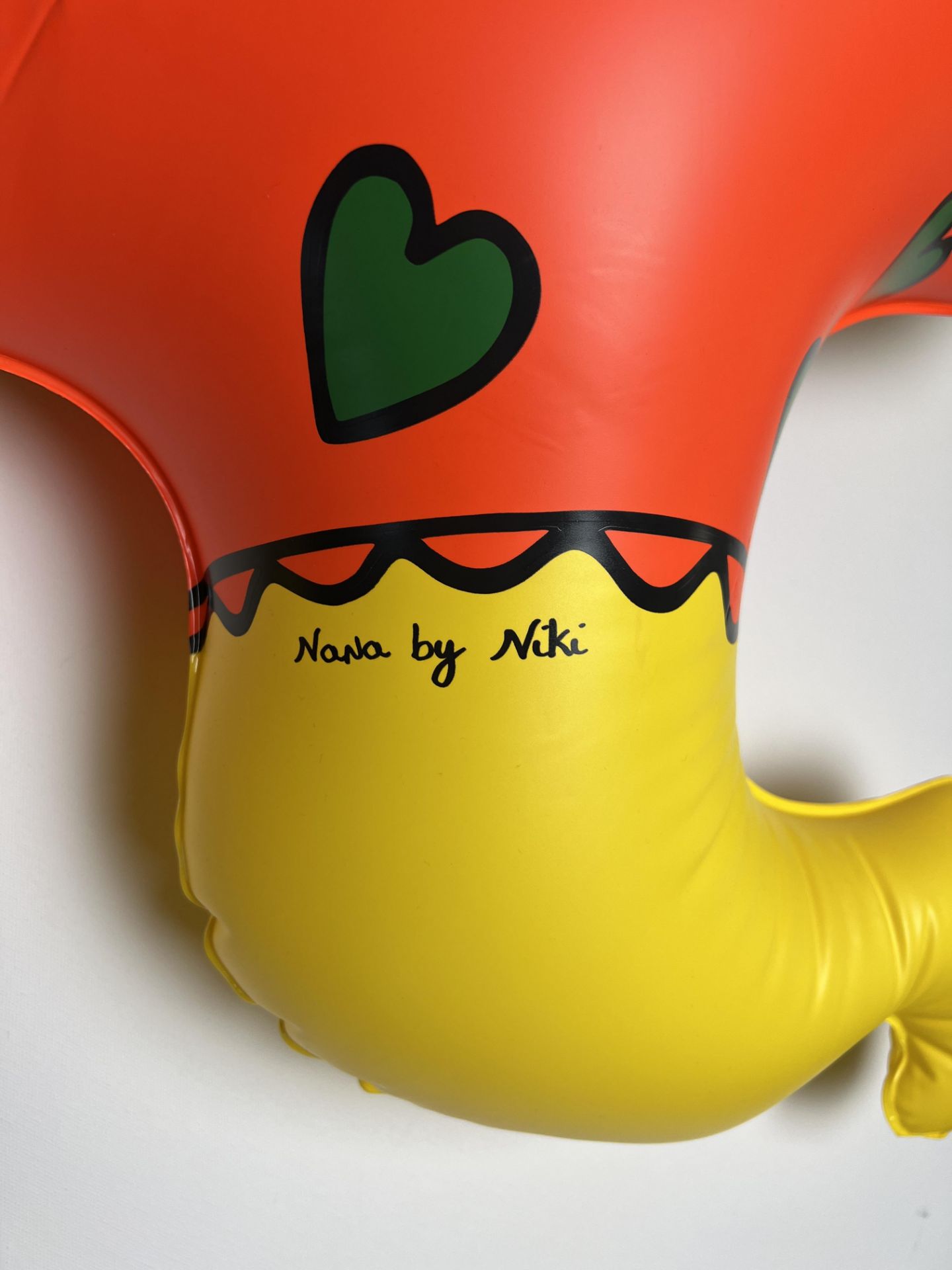 Niki De Saint Phalle. Yellow chick. Inflatable plastic sculpture. Signed "Nana by Niki" in the plate - Image 3 of 5