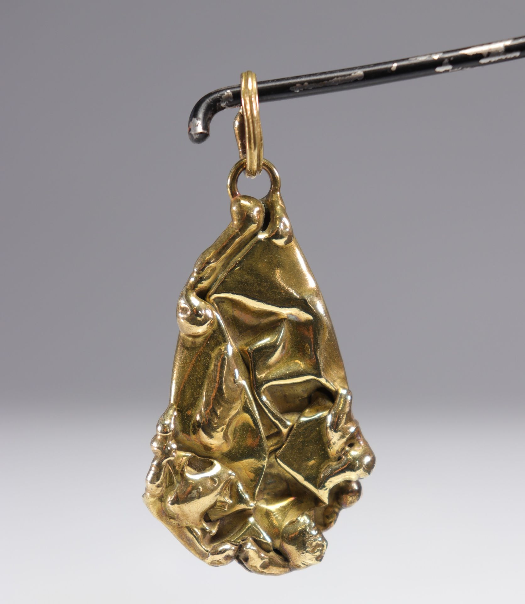Cesar Baldaccini (Attr). Cuts. Jewelry set comprising a pendant and a brass ring, compressed and wel - Bild 3 aus 4