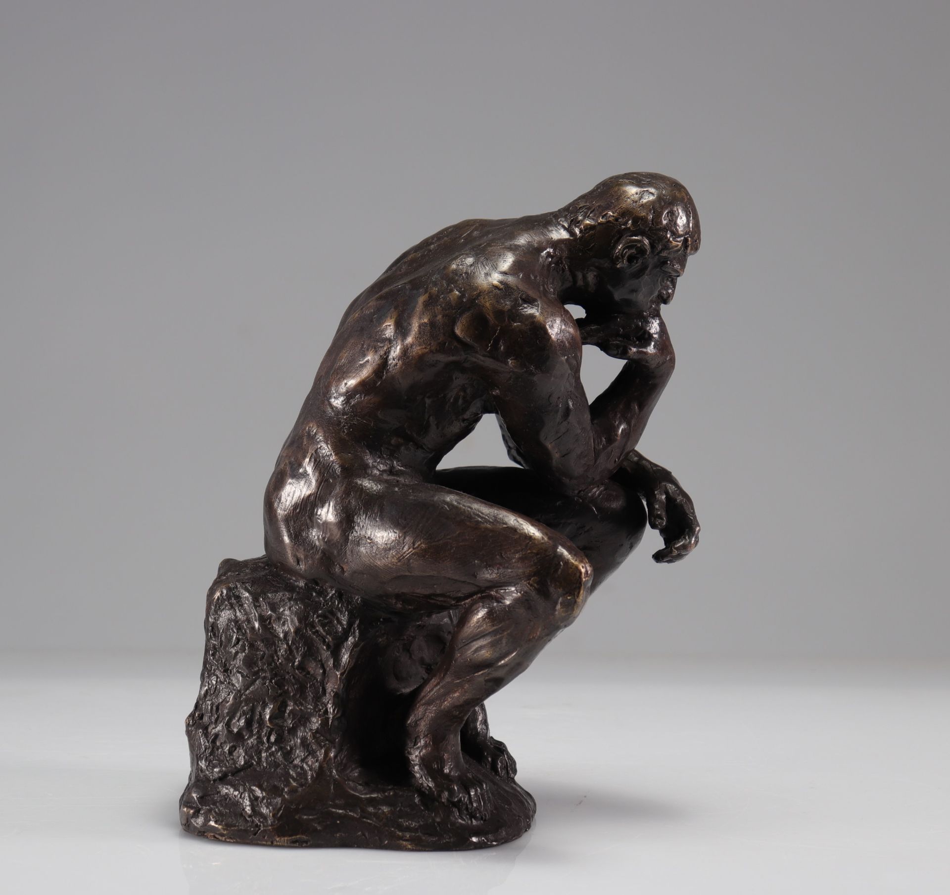 Auguste Rodin (After). " The Thinker ". Lost wax bronze with brown patina. Signed "Rodin" hollow. Be - Bild 2 aus 6
