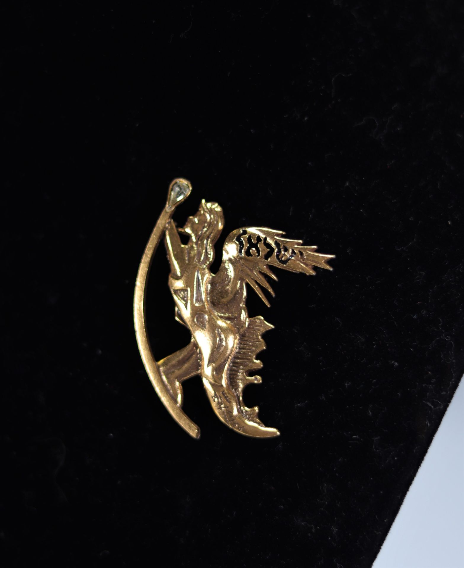 Salvador Dali. â€œWinged Angelâ€. Pin. Dated 1966. Signed â€œDaliâ€. - Bild 2 aus 2