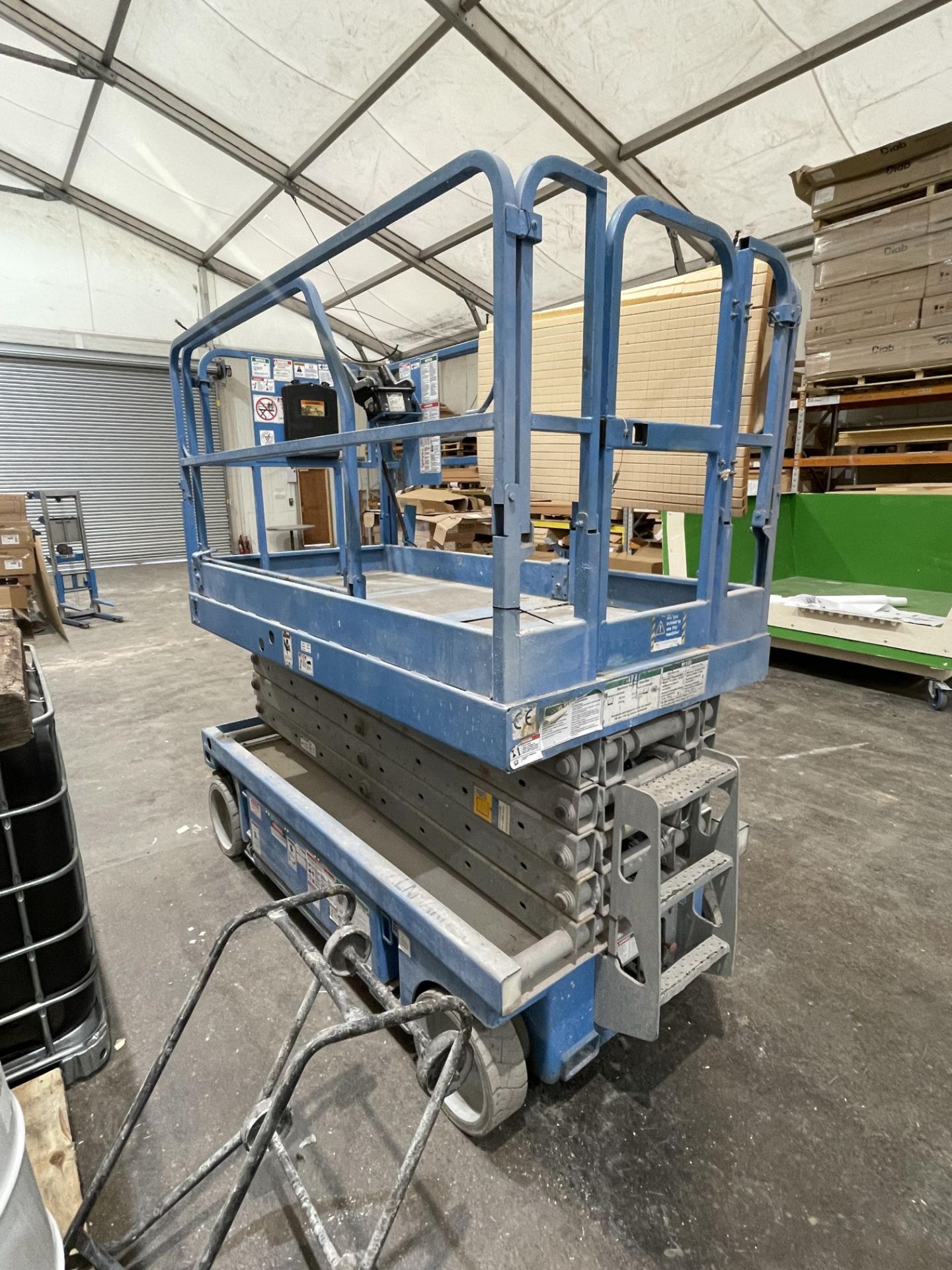 Genie GS-3246 Electric Scissor Lift, 11.75m Working Height, Run Hours: 699, S/No. GS46-48405 - Image 3 of 8