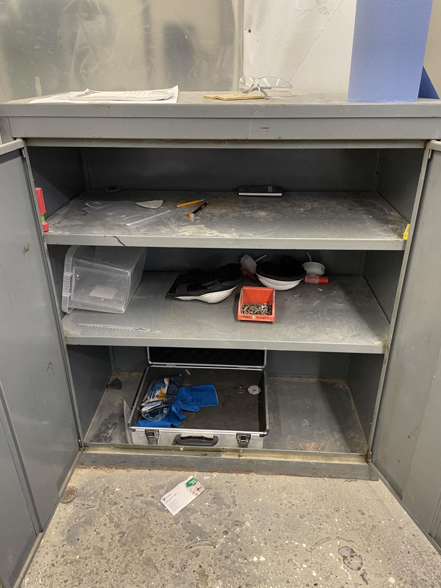 2x Lockable Steel Cabinets and Contents to Include Various Sundry Handtools - Image 3 of 8