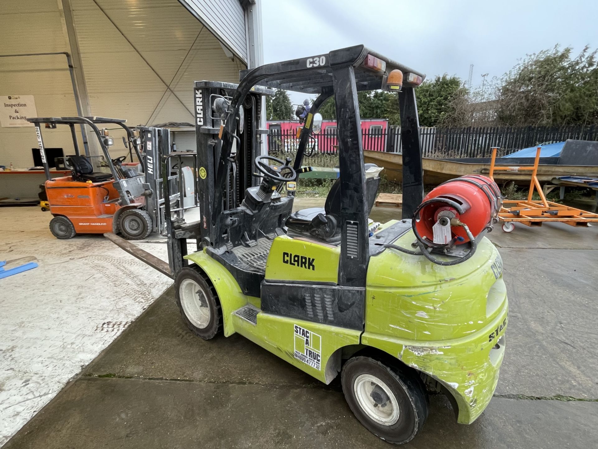 2013 Clark Model C30L 3000Kg Capacity Sideshift LPG Forklift S/No. 232L50269663CNF, Odometer - Image 2 of 11