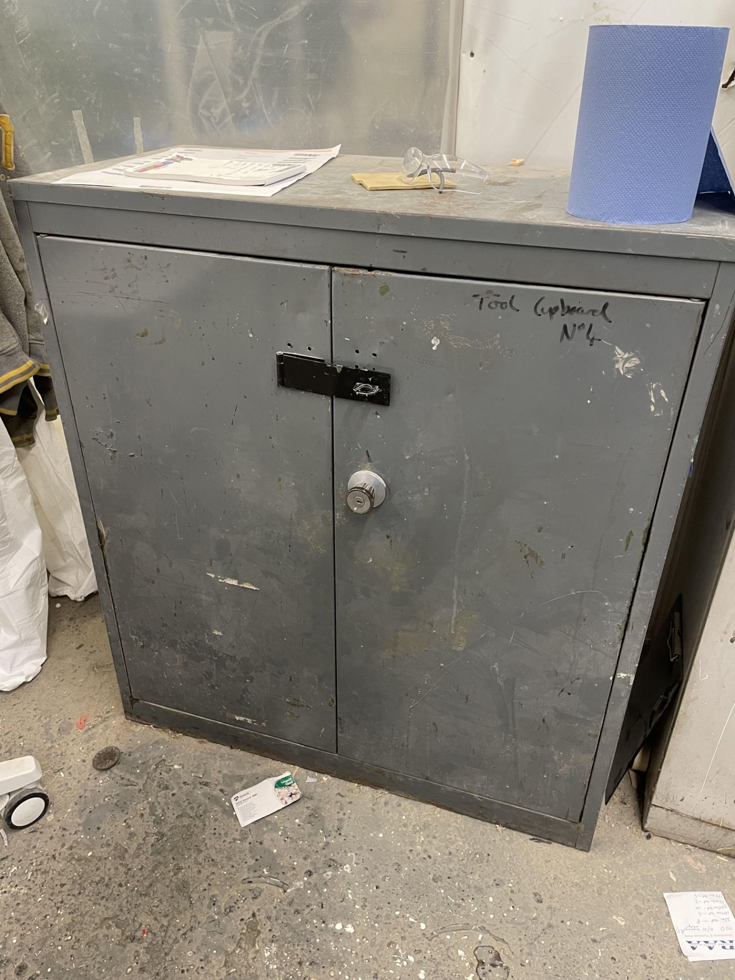 2x Lockable Steel Cabinets and Contents to Include Various Sundry Handtools - Image 2 of 8