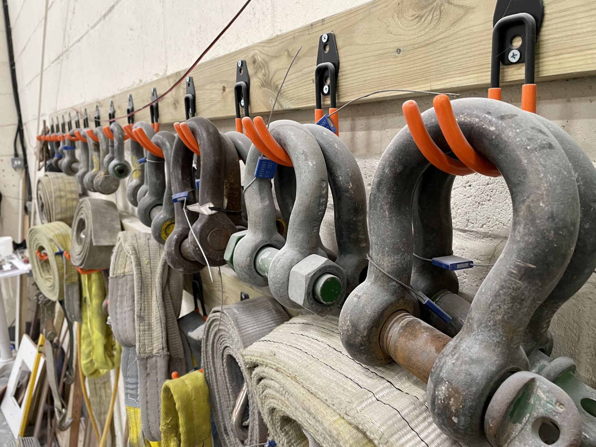 Quantity of various Lifting Straps, Shackles and 2015 Marsden Model OCS-X 5000Kg Crane Scale S/No. - Image 3 of 3